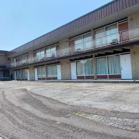 Sonrise Inn Breezewood 外观 照片